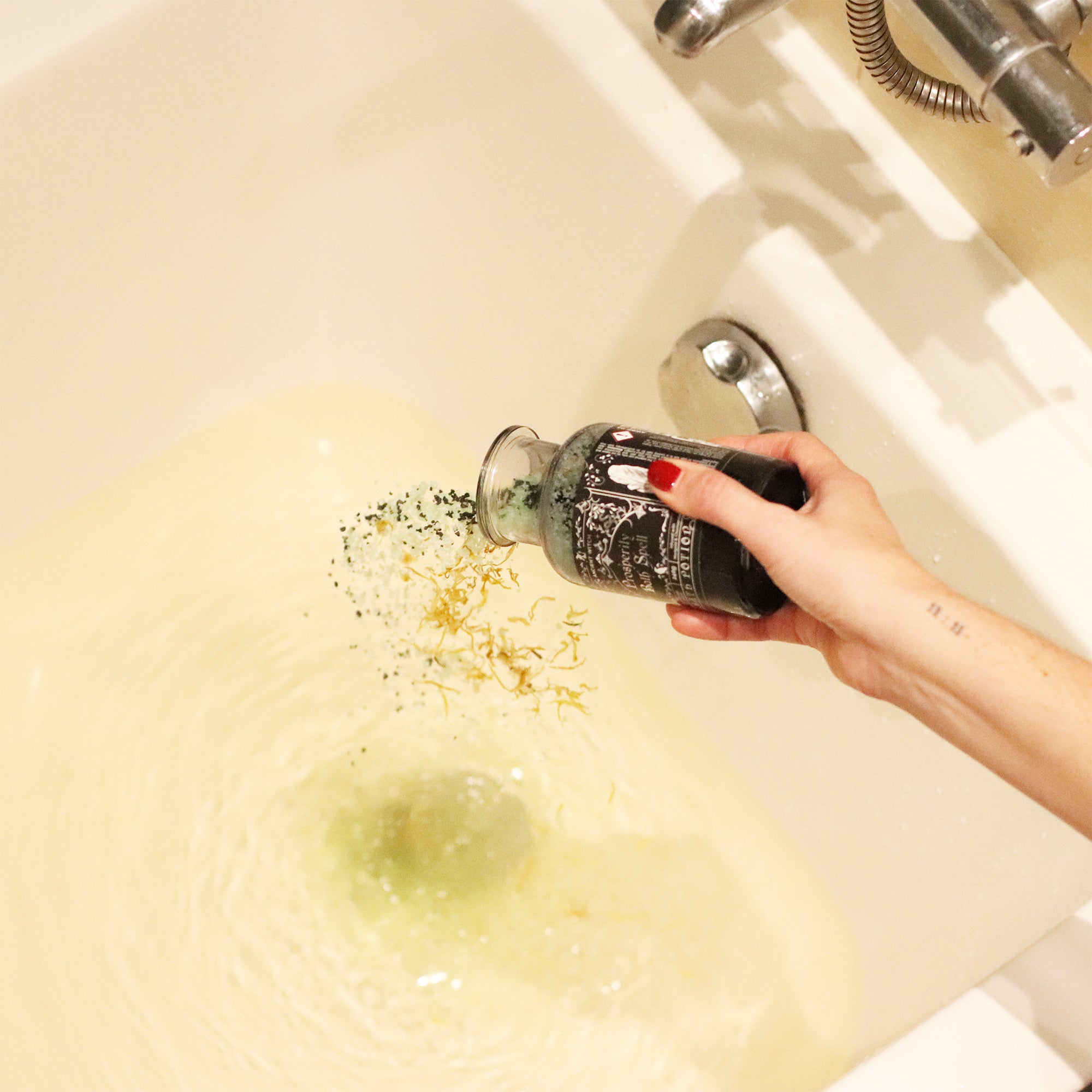 Bath Spell Potion & Aventurine Crystal Amulet - Prosperity