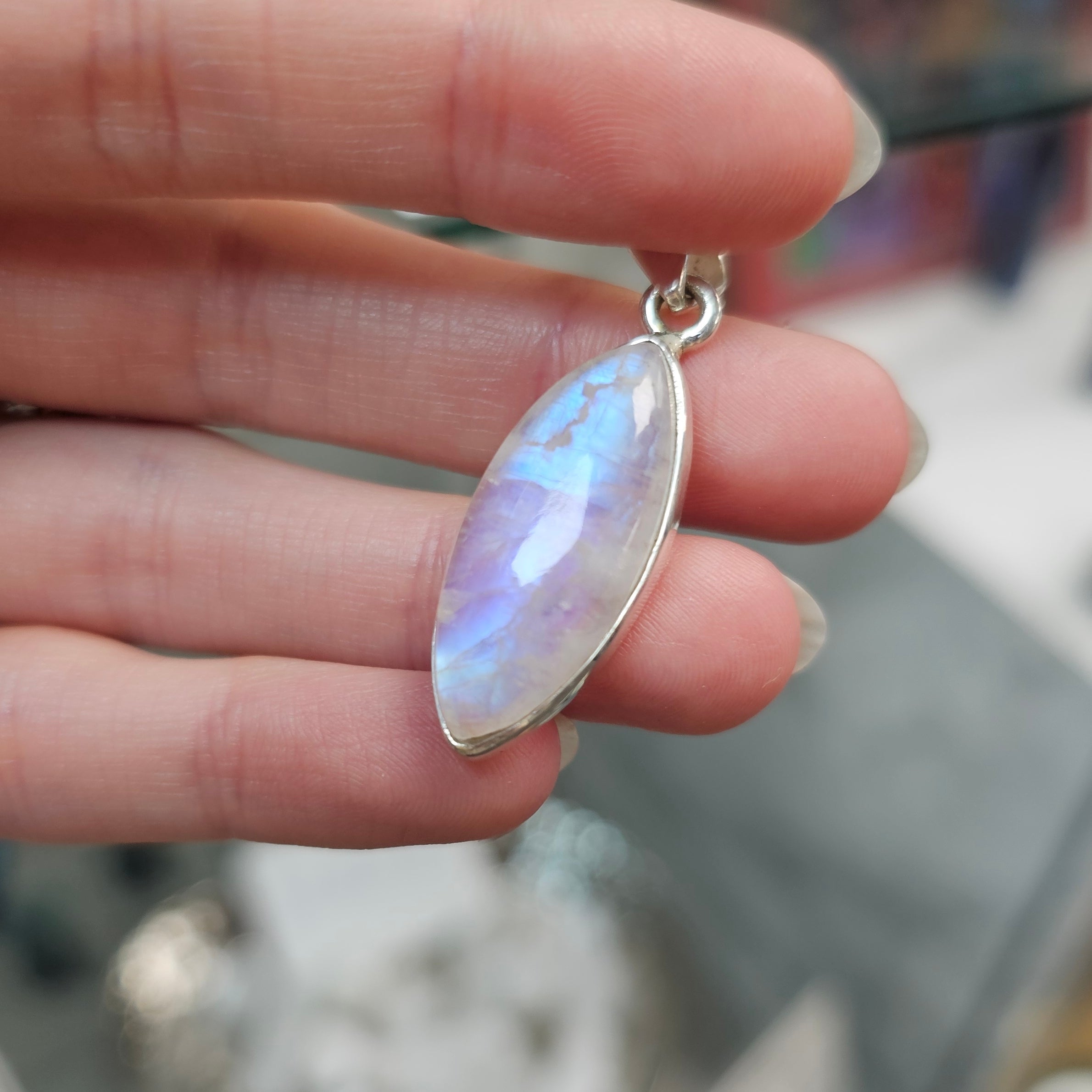 Rainbow Moonstone Crystal 925 Silver Pendant