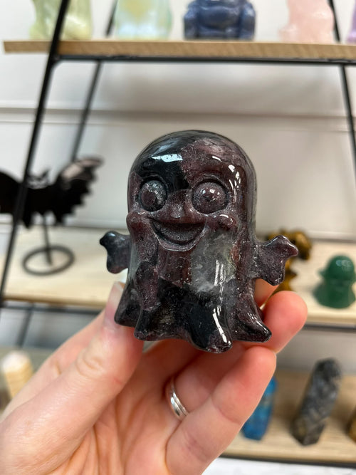 Garnet In Arfvedsonite Ghost Crystal Carving